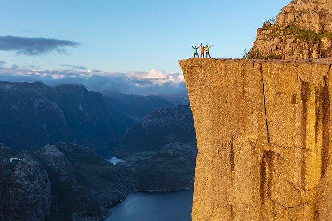 Preikestolen Sunrise Hike And Breakfast Buffet - What to wear and carry