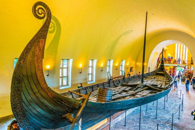 Private 5-hrs Oslo Exclusive Driverguide Luxury Limo/Van-Tour incl Museums - Akershus Fortress and the modern waterfront
