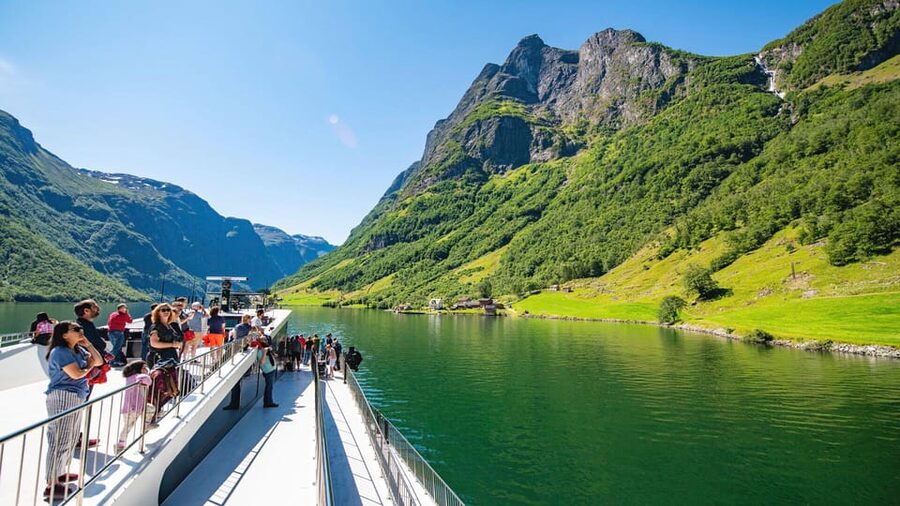 Private Day Tour- Flam Railway & Fjord Cruise From Bergen - Gudvangen and the long return to Bergen