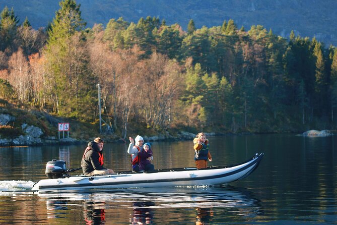 Private Fjordcruise by Luxury Pontoon Boat - Bergen Fjords - Heated clothing changes the weather equation