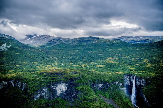 Private Full-Day Round Trip from Oslo to Sognefjord via Flåm Railway - Riding the Flåm Railway toward Myrdal