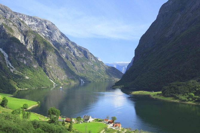 Private guided, Bergen to Oslo - Nærøyfjord Cruise & Flåm Railway - A private way to connect Bergen and Oslo