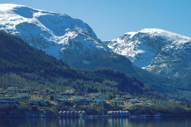 PRIVATE GUIDED TOUR: Folgefonna Glacier roundtrip from Bergen, 8 hours - Hardangerfjord adds a ferry ride to the day