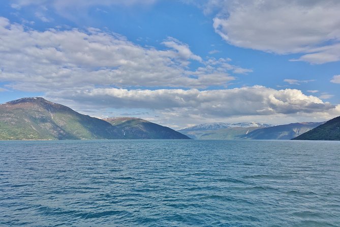 PRIVATE GUIDED TOUR: King of the Fjords – round trip to the Sognefjord, 11 hours - Crossing Vikafjellet and pausing at Storesvingen