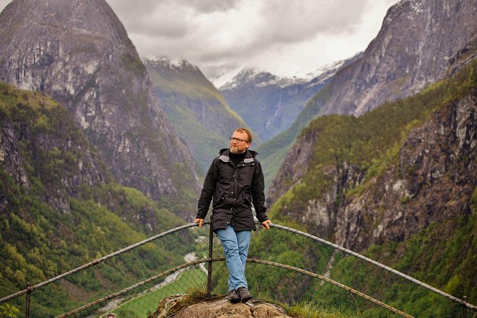 PRIVATE GUIDED TOUR: Norway's Highlights – Viking Special, 11-12 hours – WINTER - Gudvangen and the Viking village
