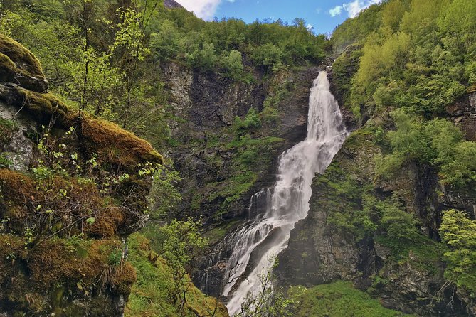 PRIVATE GUIDED TOUR: Norway's Highlights–Viking Special, 11 h - Njardarheimr, a hands-on Viking stop