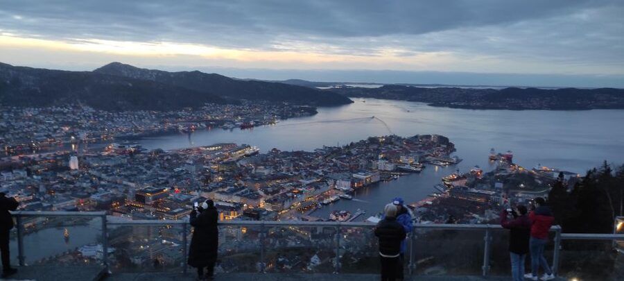Private hiking tour Bergen mountains like a local - The Mount Fløyen lookout and Bergen from above