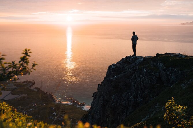 Private Midnight Tour To Gimsøya - Choosing the Hoven hike