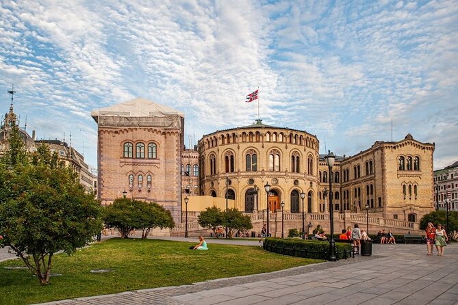 Private Oslo Tour with a Local, Highlights & Hidden Gems, 100% Personalised - Akershus Fortress connects old Oslo with the harbor
