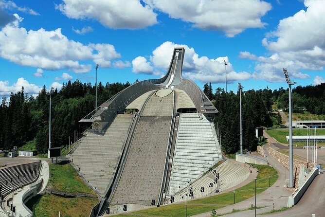 Private sightseeing in a Volvo XC 90 All inclusive museum/guiding - Tryvann’s Tower and Oslo from the high ground