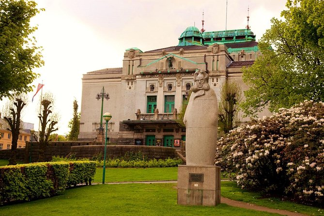 PRIVATE TOUR: Bergen city sightseeing, 4 hours - Old Bergen Museum turns history into a street scene
