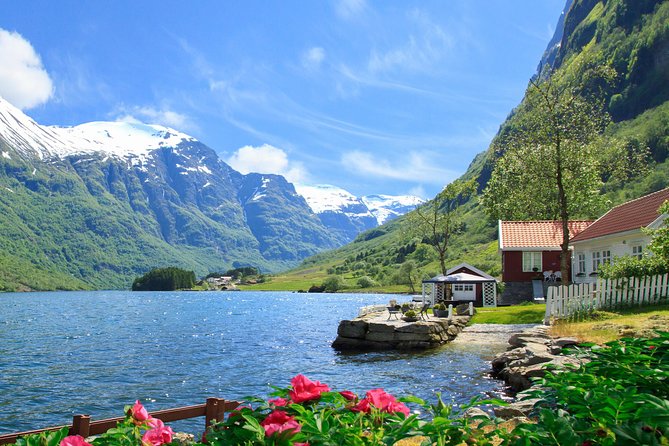 Private tour, Bergen to Oslo - Nærøyfjord Cruise & Flåm Railway - Flåm and the famous railway climb