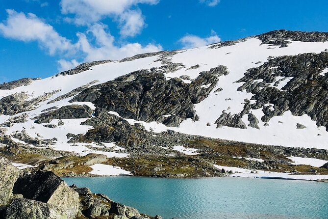Private tour from Ålesund to Geiranger up to 15 people - Eagle Road adds the thrill of the route