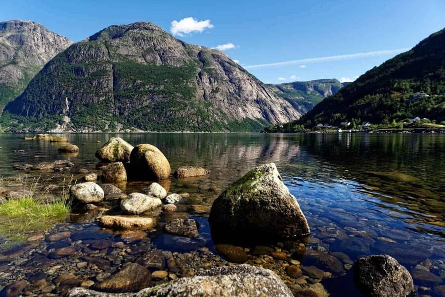 Private Tour-Hardangerfjord, Voss Gondol &4 Great Waterfalls - Fruit orchards and fjord villages around Norheimsund