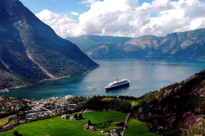 Private tour - Hardangerfjord, Voss Gondola & 4 Great Waterfalls - Two hours with Hardangerfjord