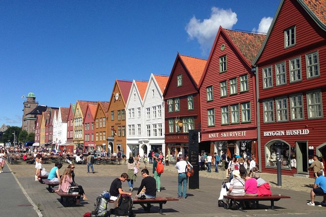 Private Transfer From Bergen Airport to City Centre - A pickup designed to be easy to spot