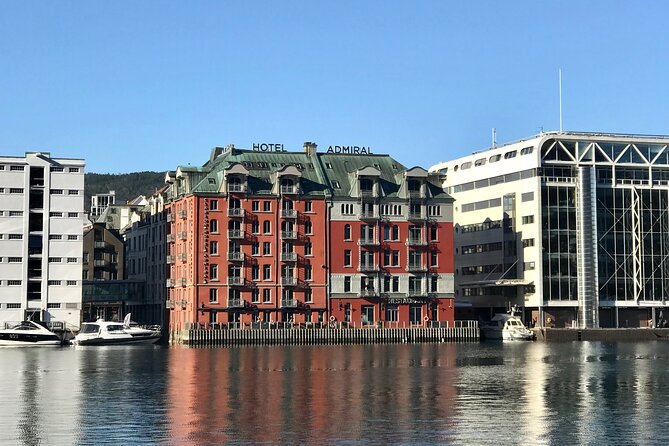 Private Walking Tour- Bergen Classics - A brief look at Domkirken