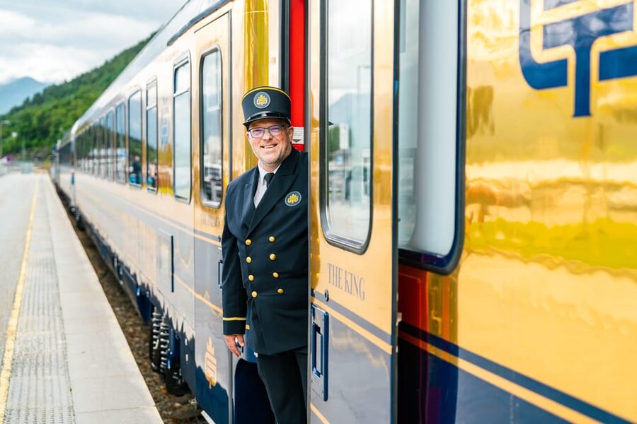 Romsdalen: Rauma Railway Golden Train with Guide - The first hour through Romsdalen
