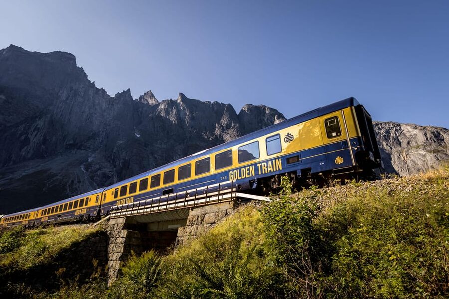 Romsdalen: Rauma Railway Golden Train with Guide - Verma waterfalls and the ride toward Bjorli