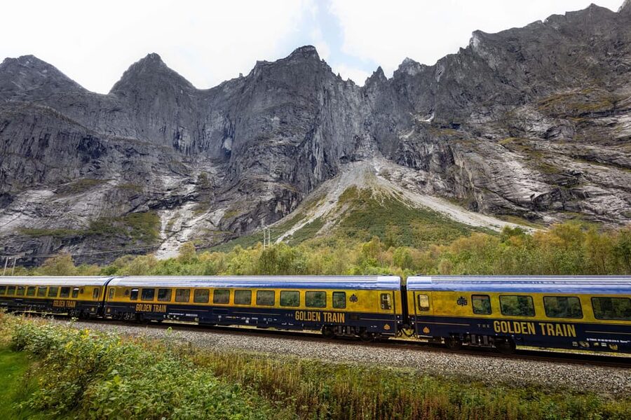 Romsdalen: Rauma Railway Golden Train with Guide - What happens at Bjorli