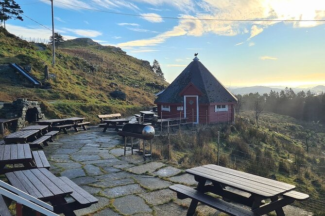 Scenic tour to Steinsfjellet, locals at Kringsjå & Rising Tide - Steinsfjellet gives you the big picture