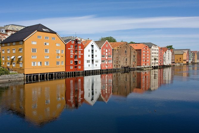 See the city power-walk - Nidaros Cathedral and the riverbanks