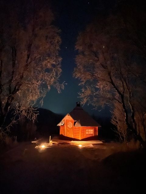 Senja Island: Winter Light Package Deal, 1 Day and 1 Night - Getting from Tromsø to Finnsnes or Lysnes