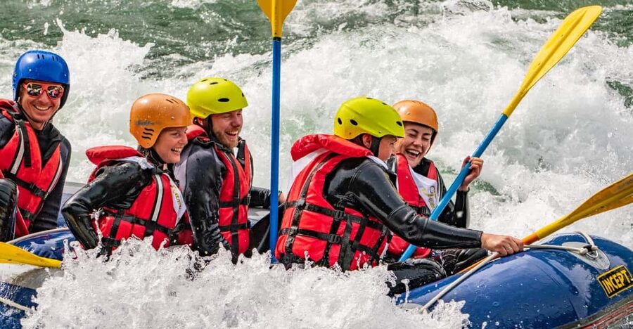 Sjoa: Unforgettable Rafting Experience - Entering the popular rapids on the middle Sjoa