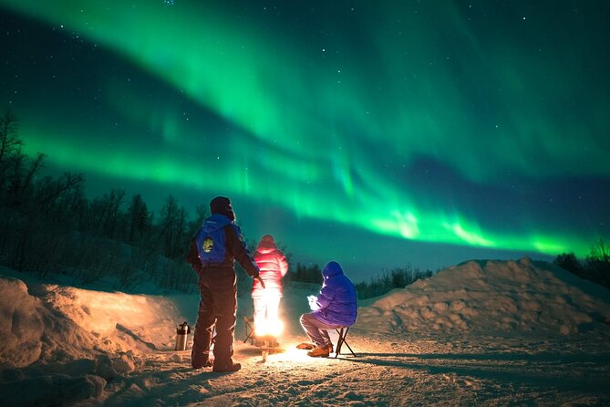 Small Northern Lights Tour Max 8 Guests Pickup and Photography - A small group that can change plans quickly