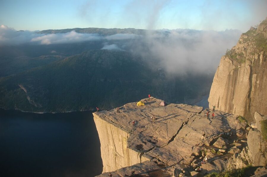 Stavanger: Guided Sunrise Hike to Pulpit Rock - What the dark trail feels like
