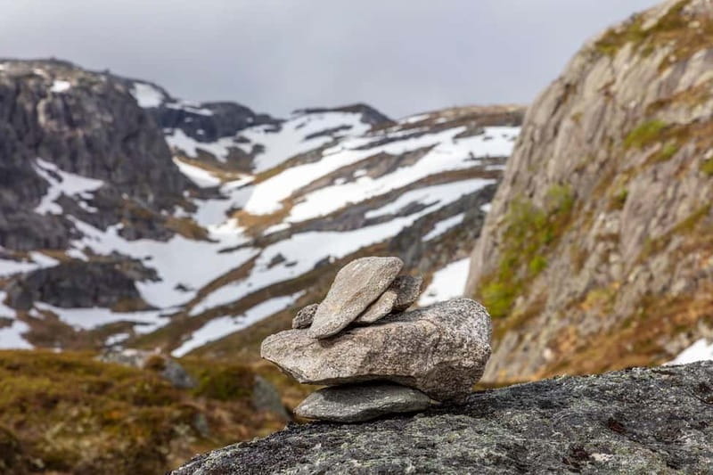 Stavanger: Kjerag Summer Hike with Packed Lunch - Three steep climbs and two quiet valleys