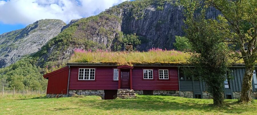 Stavanger: Månafossen photo adventure and raw nature - Ending with the Three Swords Monument