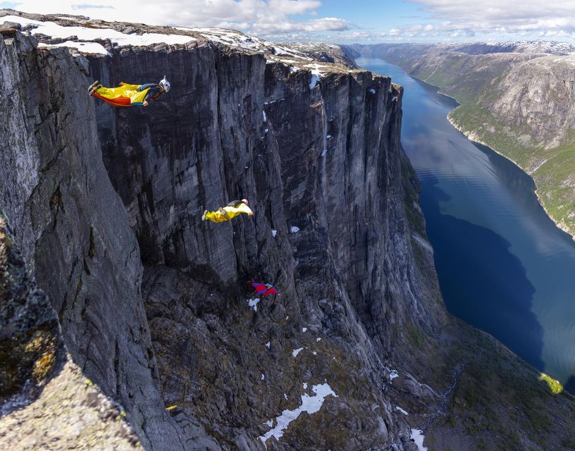 Stavanger: Off-Season Hike to Kjerag + Packed Lunch - A Full Day from Stavanger to Kjerag