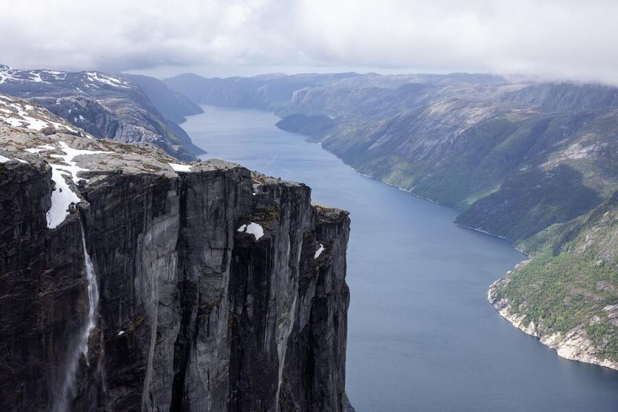 Stavanger: Off-Season Hike to Kjerag + Packed Lunch - Guides, Group Size, and Practical Help
