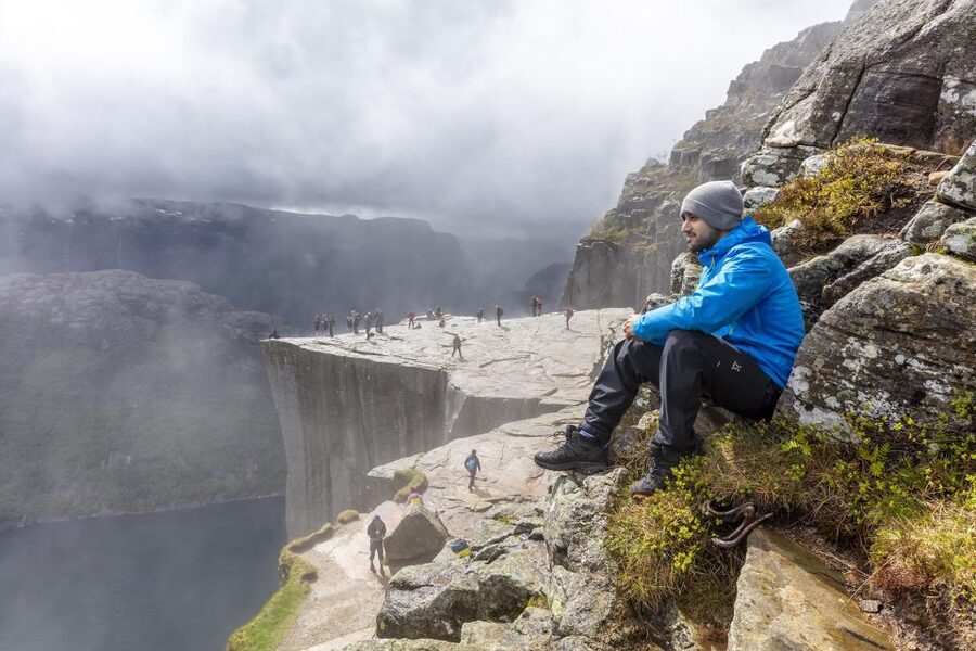 Stavanger: Preikestolen Classic Hike and Side Trail - Reaching the 604-meter cliff