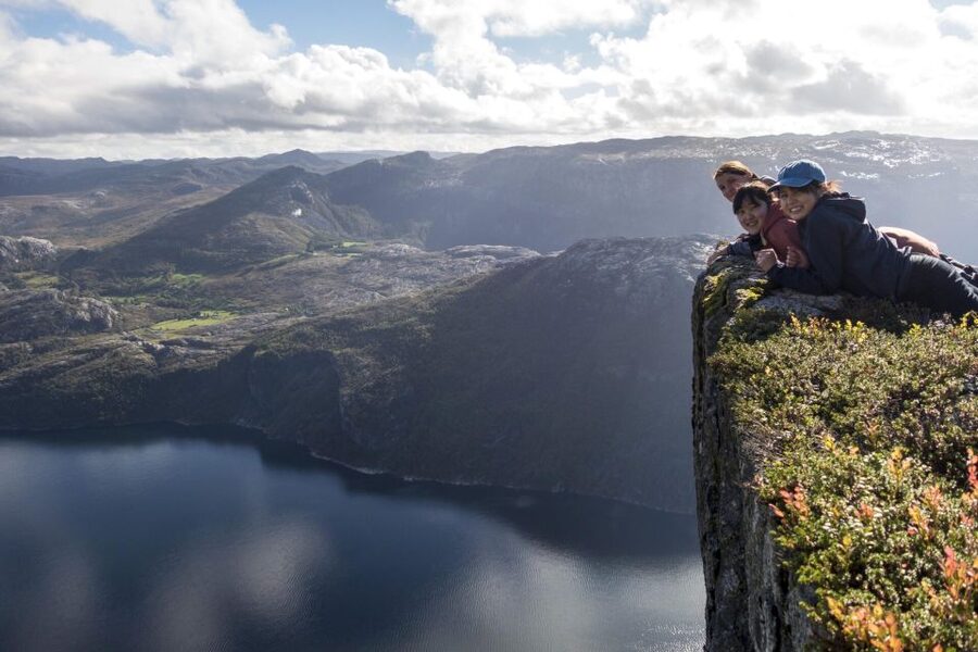 Stavanger: Preikestolen Hidden Trail Hike + Canoe + Lunch - The views before Preikestolen