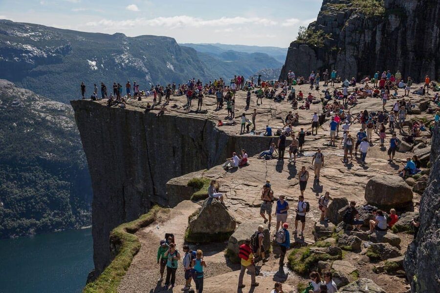 Stavanger: Preikestolen (Pulpit Rock) Hike with Local Guide - The 40-minute ride through the subsea tunnel