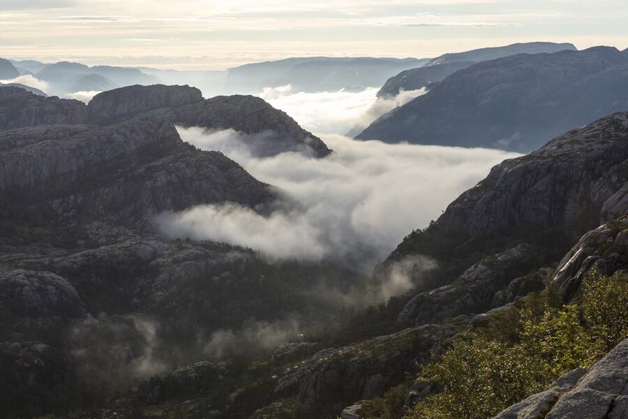 Stavanger: Preikestolen Sunrise Hike with Breakfast Buffet - Why a Preikestolen sunrise is worth the early alarm