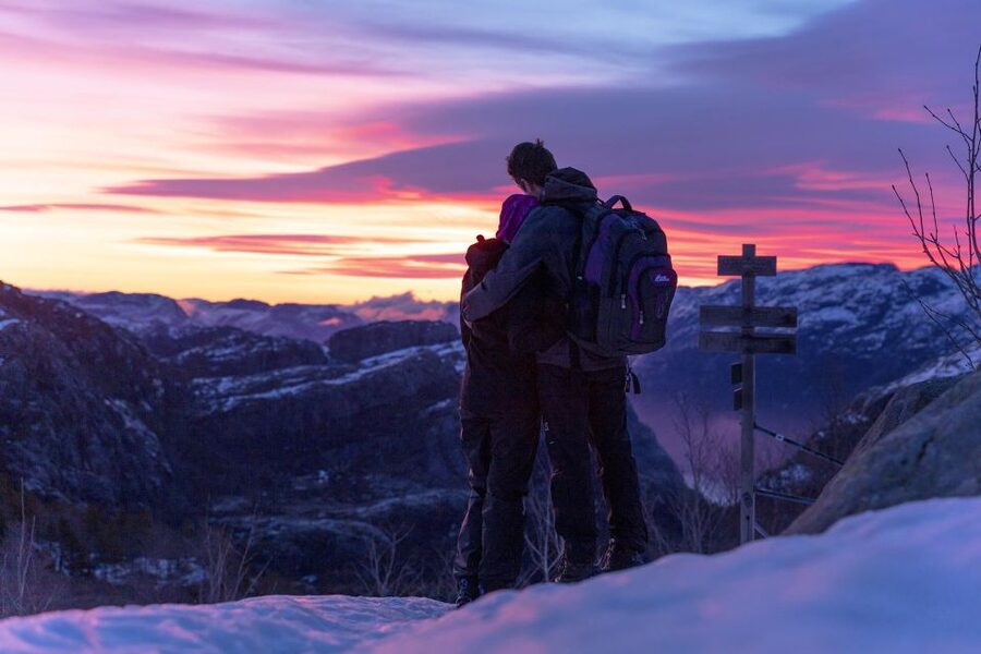 Stavanger: Preikestolen Sunrise Hike with Breakfast Buffet - What the 500-meter climb feels like