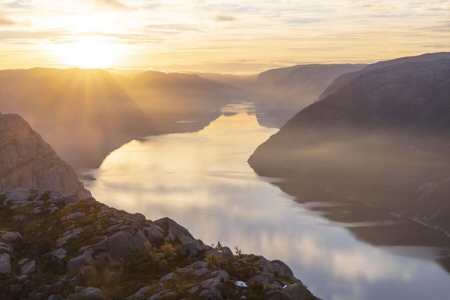 Stavanger: Preikestolen Sunrise Hike with Breakfast Buffet - Leaving Stavanger before dawn