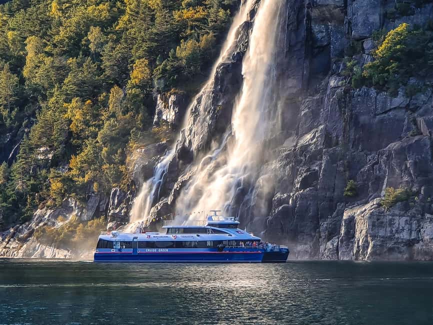Stavanger: Scenic Fjord Cruise to Lysefjord and Preikestolen - Getting close to Hengjanefossen waterfall