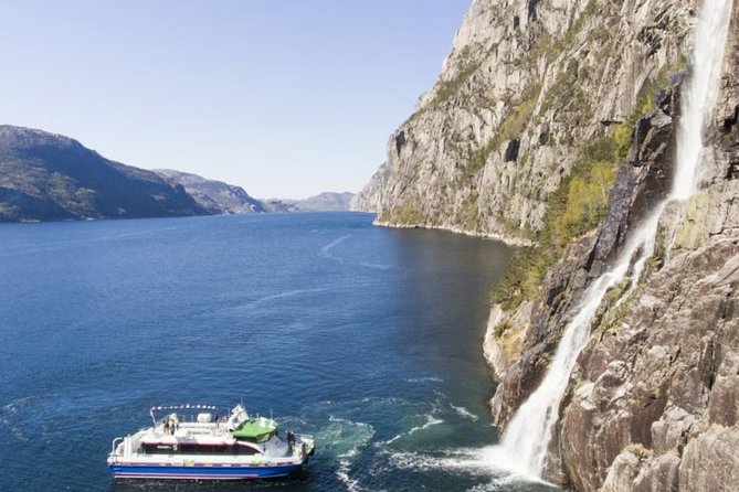 Stavanger: Waterfalls, Caves and Rock Tour By Sea - Vagabond’s Cave and its uneasy story
