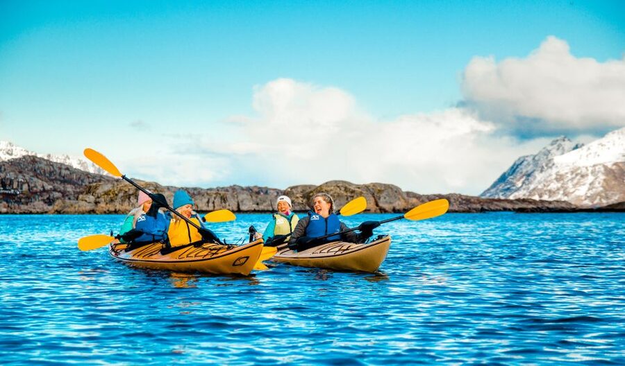 Svolvaer: 2-Hour Winter Kayaking Adventure - Svolvær harbor is your starting point