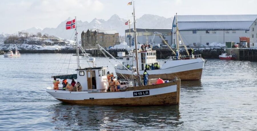 Svolvær: Fishing Trip on the Lofoten Sea - Getting ready aboard MS Luna