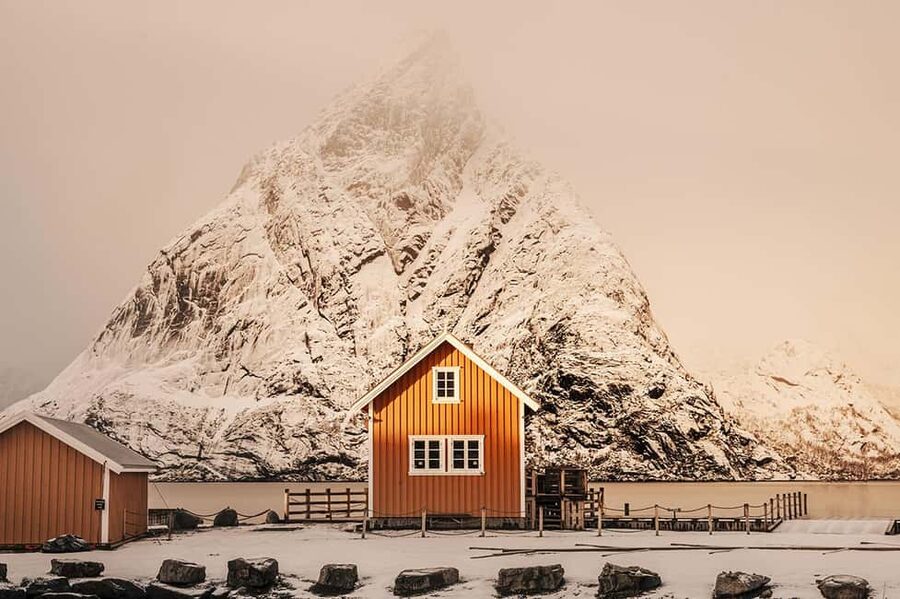 Svolvær: Reine, Hamnøy, Sakrisøy Photo Tour - What the guide adds to the day