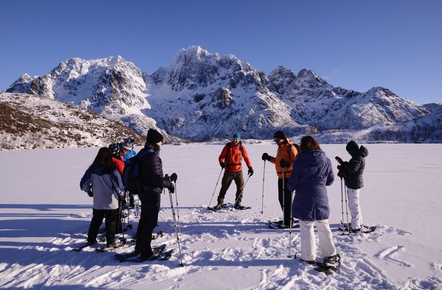 Svolvær: Snowshoe Nature Explorer - Learning snowshoes before the trail