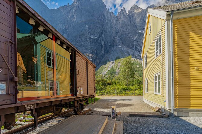 The Golden Train on Rauma Railway in Romsdalen - Views, commentary, and the best seat