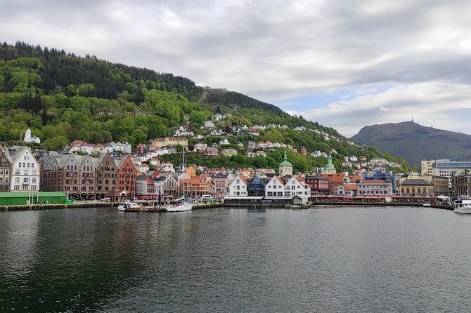 The influence of Bergen in Norway's development, city tour - Read Bergen from Torgallmenningen
