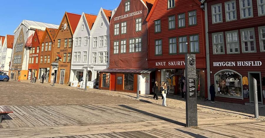 The influence of Bergen in Norways development, city tour - Why this two-hour Bergen walk works