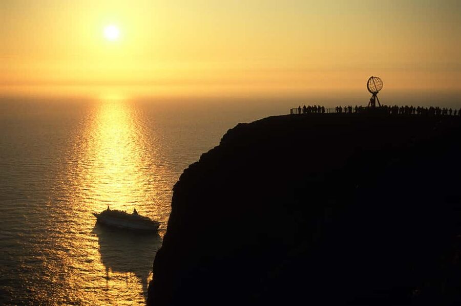 The North Cape Midnight Tour - Reaching the North Cape cliff